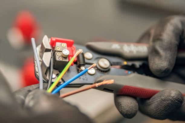 Best Affordable Emergency Electrician  in Toledo, IL